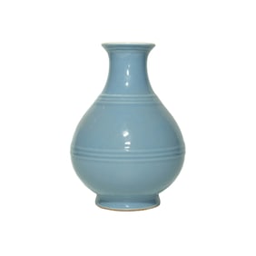 A SKY-BLUE GLAZED VASE