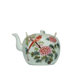 A FAMILLE ROSE 'FLOWERS AND BIRDS' TEAPOT