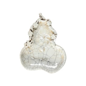 A GUAN-TYPE GOURD-SHAPED WATER DROPPER