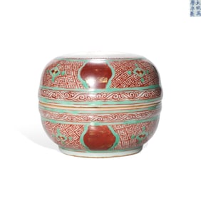 A IRON-RED WUCAI GILT 'EIGHT TRIGRAMS' COVERED BOX