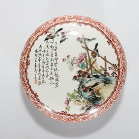 A FAMILLE ROSE 'FLOWERS AND BIRDS' COVERED BOX