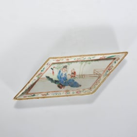 A FAMILLE ROSE 'FIGURES' SERVING PLATE