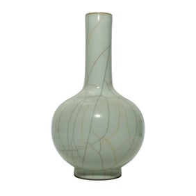 A GUAN-TYPE VASE