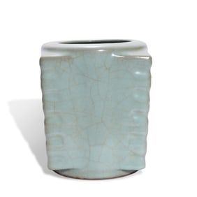A GUAN-TYPE CONG-SHAPED VASE