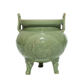 A LONGQUAN CELADON 'FLORAL' TRIPOD CENSER