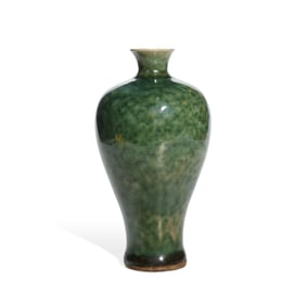 A GREEN-GLAZED MEIPING