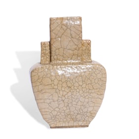 A GE-TYPE SQUARE VASE