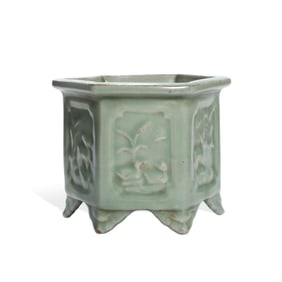 A LONGQUAN CELADON 'FLOWERS AND BIRDS' CENSER