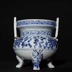 A BLUE AND WHITE CENSER