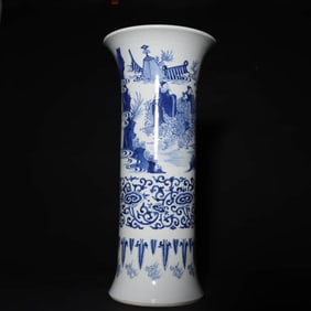 A BLUE AND WHITE 'SCHOLARLY SCENE' BEAKER VASE
