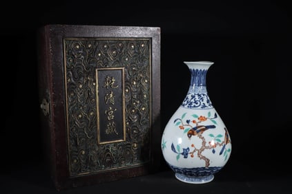 A BLUE AND WHITE WITH WUCAI 'FLOWERS AND BIRDS' YUHUCHUNPING
