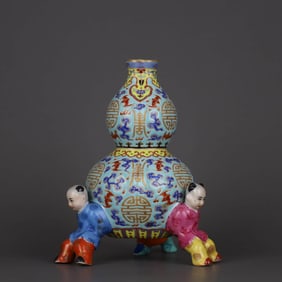 A TURQUOISE-GREEN GROUND ENAMEL 'BOY PRESENTING SHOU' GOURD-SHAPED VASE