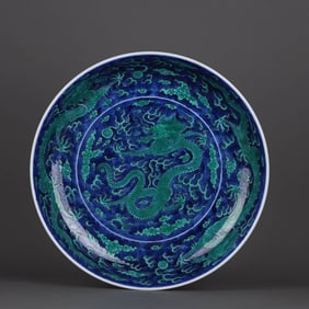 A BLUE AND WHITE WITH GREEN 'CLOUD AND DRAGON' DISH