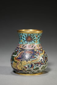 A CLOISONNé ENAMEL 'AUSPICIOUS BEASTS' VASE