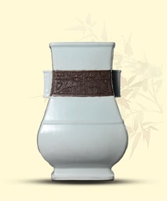 A QINGBAI-GLAZED SQUARE
