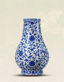 A BLUE AND WHITE 'INTERLOCKING LOTUS'