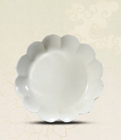 A DING INCISED 'FLORAL' DISH