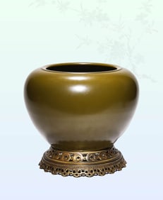 A TEA-DUST GLAZED JAR