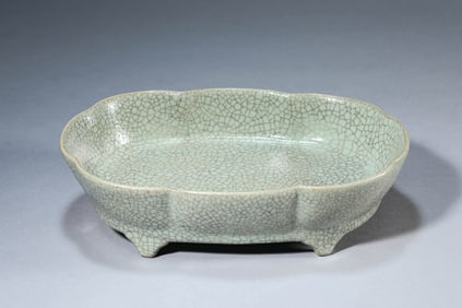A GE-TYPE 'FLOWER MOUTH' BRUSH WASHER