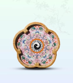 A FAMILLE-ROSE 'FLORAL' BRUSH WASHER