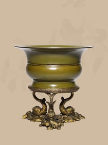 A TEA-DUST GLAZED SPITTOON
