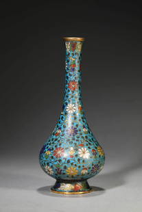 A CLOISONNé ENAMEL 'INTERLOCKING FLOWERS' BULBOUS VASE: A CLOISONNé ENAMEL 'INTERLOCKING FLOWERS' BULBOUS VASE Dimensions:Weight: 586g. Width: 8.6cm (3.39in) x Height: 20cm (7.87in). All measurements are approximate. Azaya Art Gallery is delighted to show