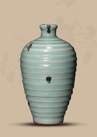 A LONGQUAN TYPE MEIPING