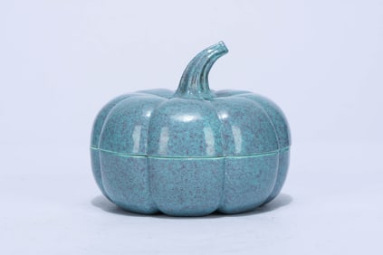 A LUJUN-GLAZED PUMPKIN SHAPED COVERED BOX
