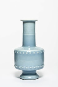 A BLUE GLAZED VASE