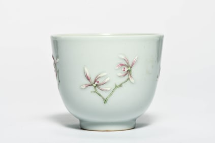 A FAMILLE ROSE 'ORCHID' CUP
