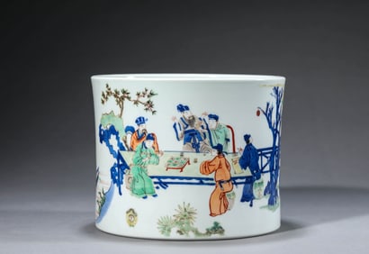 A WUCAI 'FIGURE' BRUSHPOT