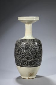 A CIZHOU-TYPE VASE