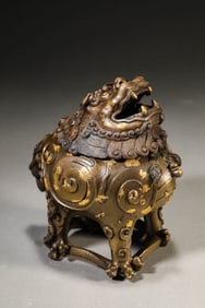 A GOLD-SPLASHED BRONZE 'LUDUAN'
