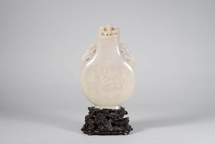 A HETIAN JADE 'FLORAL' VASE