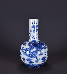A BLUE AND WHITE 'DRAGON AND PHOENIX' GLOBULAR VASE