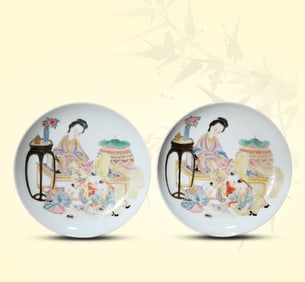 A FAMILLE-ROSE 'FIGURE' DISH