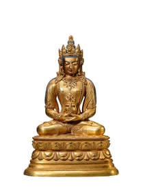 A GILT-BRONZE FIGURE OF AMITAYUS