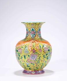 A YELLOW-GROUND FAMILLE-ROSE 'INTERLOCKING FLOWERS AND CHILONG' VASE