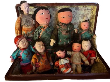ANTIQUE DOLL: REPUBLIC OF CHINA ERA FAMILY GROUP