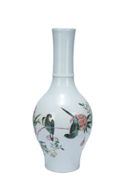 A FAMILLE ROSE 'FLOWERS AND BIRDS' LONG-NECKED VASE