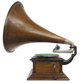 1905 ANTIQUE VICTOR MAHOGANY HORN PHONOGRAPH