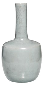 A RU TYPE MALLET VASE