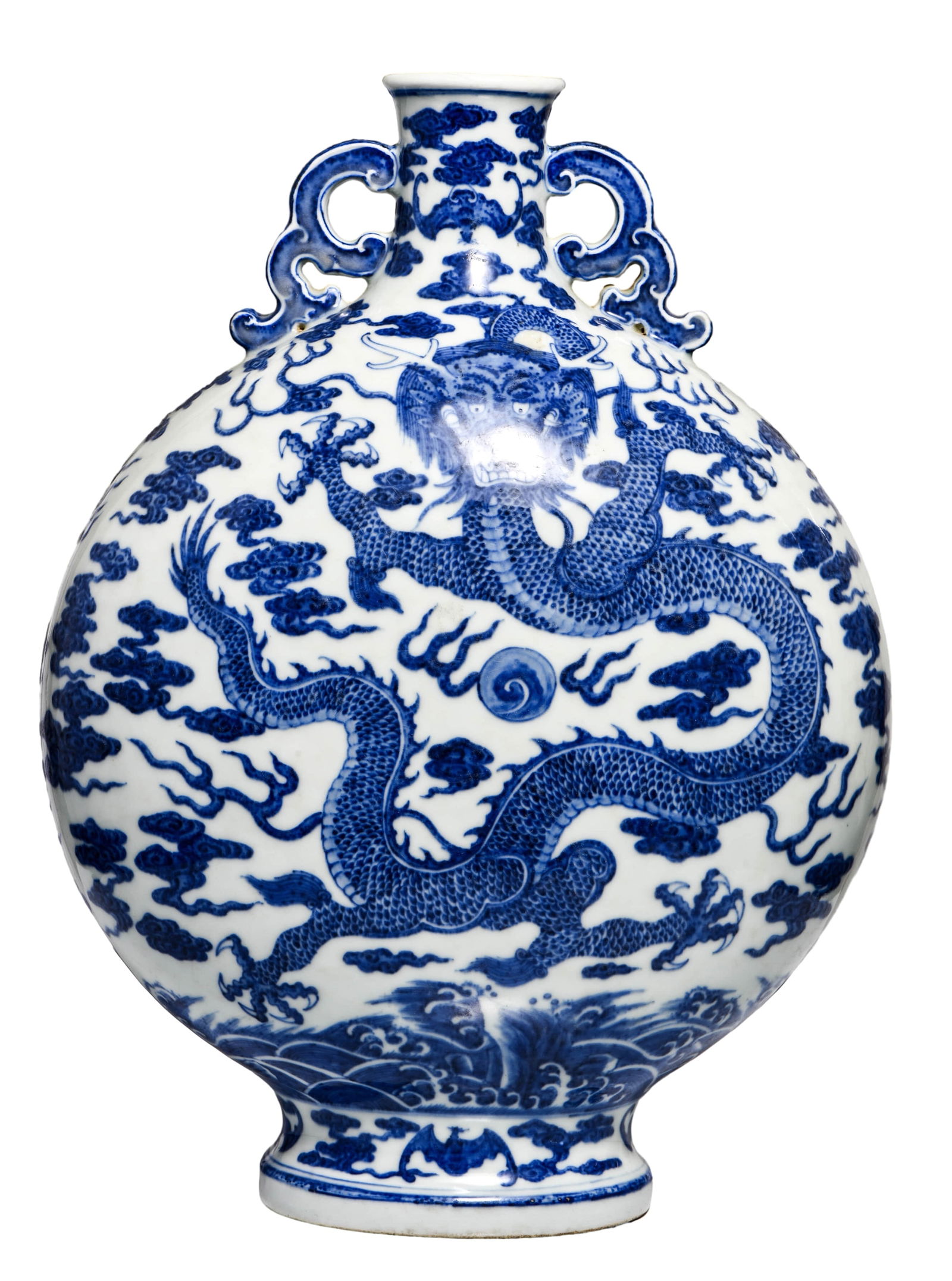 A BLUE AND WHITE 'DRAGON' MOONFLASK: A BLUE AND WHITE 'DRAGON' MOONFLASK Dimensions: Width: 27 cm (10.63 in.), Height: 37 cm (14.57 in.). All measurements are approximate.