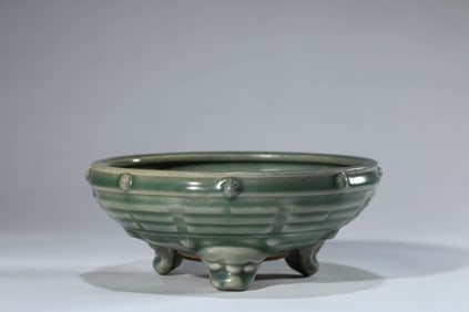 A LONGQUAN CELADON 'NIPPLE-FORM' BRUSHWASHER