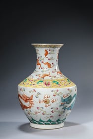A FAMILLE-ROSE 'INTERLOCKING FLOWERS AND DRAGON' VASE