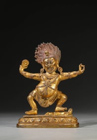 A GILT-BRONZE FIGURE OF PROTECTOR