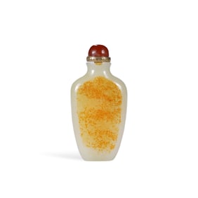 A HETIAN JADE SNUFF BOTTLE