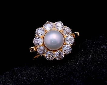 18K GOLD DIAMOND AND NATURAL PEARL RING