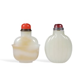 A SET OF HETIAN JADE SNUFF BOTTLES