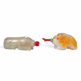 A SET OF HETIAN JADE SNUFF BOTTLES